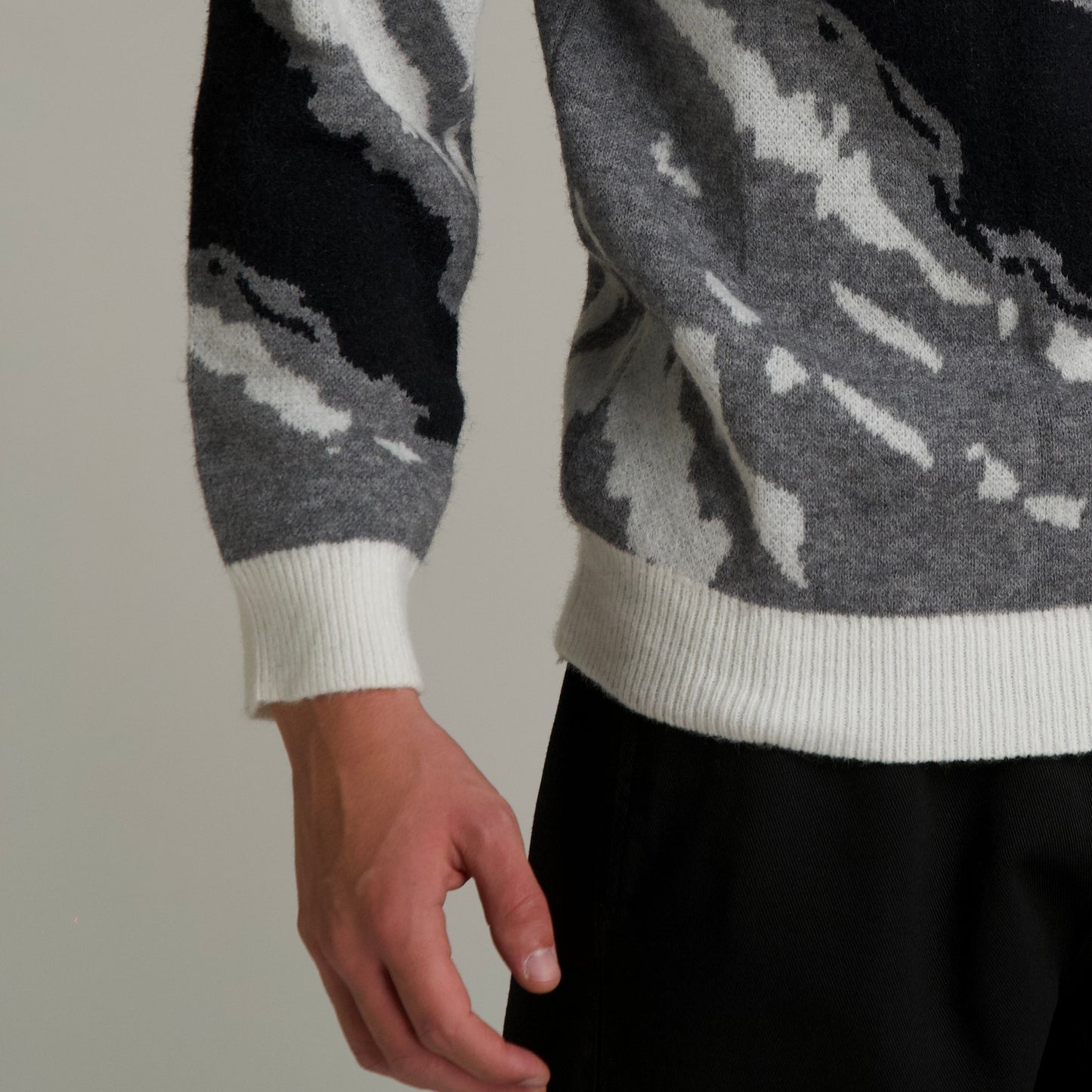 Zebra Vibe Pullover White